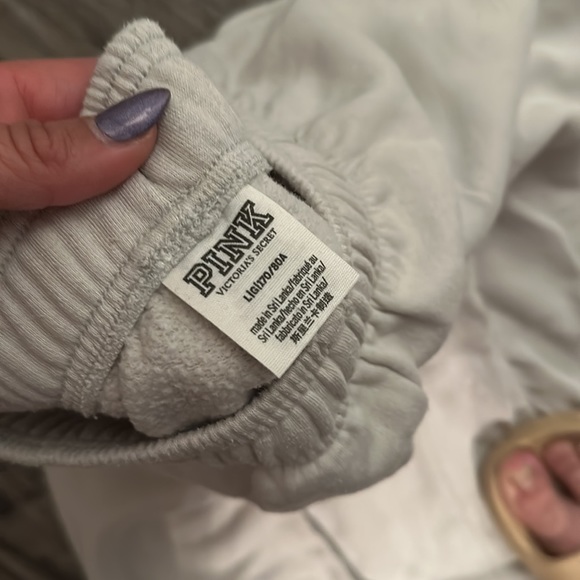 Victorias secret pink sweatpants - Picture 4 of 4